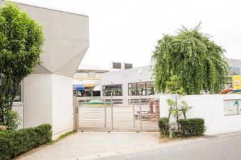 ���ӊ��@�����΂Ɨc�t�� �k��3���B 190m