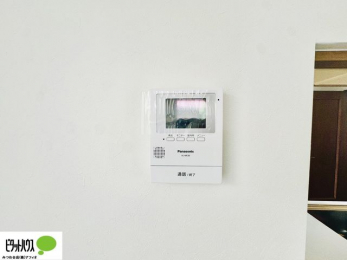 ���̑��@������Ԃ����S��TV���j�^�[�t���C���^�[�z��