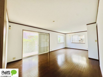 ���r���O�@�傫�ȑ�����ۓI�ȃ��r���O�́A�������邢��C�ɂ��Ă���܂��ˁB