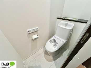 �g�C���@1�E2�K�E�H�V�����b�g�g�C�������B