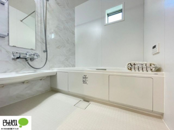 �����@�{�H��ʐ^�F1���̔�����������x���̓��͂��q�l�Ƃ̃R�~���j�P�[�V�����̏�Ƃ���