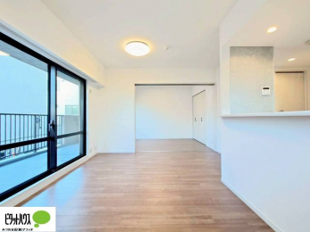 ���r���O�@�傫�ȑ�����ۓI�ȃ��r���O�́A�������邢��C�ɂ��Ă���܂��ˁB