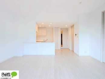 ���r���O�@�l�C�̑ΖʃL�b�`���ŉƑ��݂�Ȃ������ꏏ�B