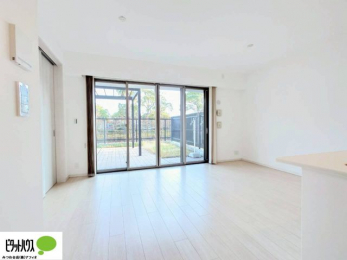 ���r���O�@�傫�ȑ�����ۓI�ȃ��r���O�́A�������邢��C�ɂ��Ă���܂��ˁB