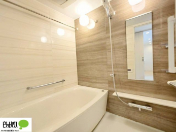 �����@�����������F���̗����ŁA1���̔��������������Ă��������B