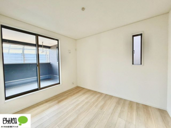 �o���R�j�[�@�傫�ȑ����疾�邢�z�˂�������܂��B