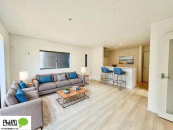 ���r���O�@�l�C�̑ΖʃL�b�`���ŉƑ��݂�Ȃ������ꏏ�B���Ƌ�E���x�i�̓��C�A�E�g���C���[�W�������̂ŁA��������ۏ؂�����̂ł͂���܂���B