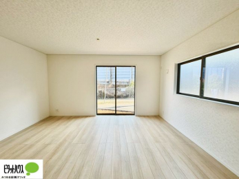 ���r���O�@�傫�ȑ�����ۓI�ȃ��r���O�́A�������邢��C�ɂ��Ă���܂��ˁB