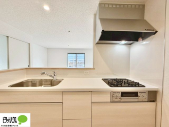 �L�b�`���@�V�z�Ȃ�ł͂̃s�J�s�J�̃L�b�`���͖����̂��������y�������Ă���܂��ˁB