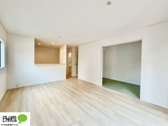 ���r���O�@�l�C�̑ΖʃL�b�`���ŉƑ��݂�Ȃ������ꏏ�B