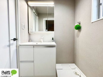 ���ʑ�E���ʏ��@�O�ʋ��̗���A�V���N���ȂǑ������[��������A�L�X�Ƃ������ʉ��ϑ�ł��B