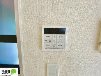 �g�C���@1�E2�K�E�H�V�����b�g�g�C�������B