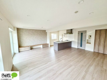 ���r���O�@�l�C�̑ΖʃL�b�`���ŉƑ��݂�Ȃ������ꏏ�B