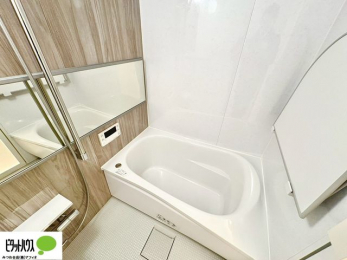 �����@�����������F���̗����ŁA1���̔��������������Ă��������B