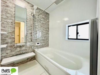 �����@�{�H��ʐ^�@�����������F���̗����ŁA1���̔��������������Ă��������B