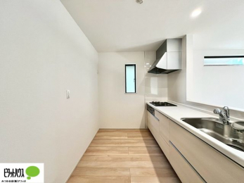 �L�b�`���@�V�z�Ȃ�ł͂̃s�J�s�J�̃L�b�`���͖����̂��������y�������Ă���܂��ˁB