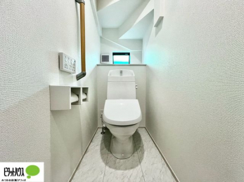 �g�C���@1�E2�K�E�H�V�����b�g�g�C�������B