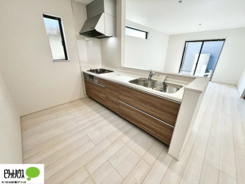 �L�b�`���@�V�z�Ȃ�ł͂̃s�J�s�J�̃L�b�`���͖����̂��������y�������Ă���܂��ˁB