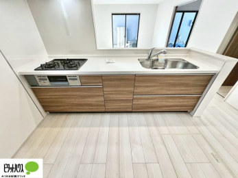 �L�b�`���@�Ƒ��Ƃ��b���Ȃ���y���������ł���J�E���^�[�L�b�`���B