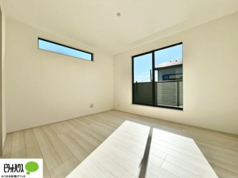 �Q���@����̏I���ɕv�w�ł������߂������Q���B�L���ɂ�Ƃ肪����A�Ƒ��̋C�z�������Ȃ������������x�߂���S�̃v���C�x�[�g��Ԃł��B