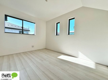 �q�������@�w�т̎��Ԃ��V�Ԏ��Ԃ���؂ɂł���q�ǂ������B�Ƌ�̔z�u�����₷���V���v���Ȑ݌v�ŁA�������K�Ɏg���܂��B