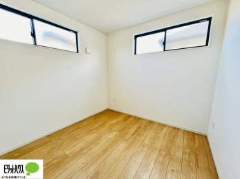 ���[�@2�ʍ̌��Ŗ��邭�A���ʂ��̗ǂ��������ł��B