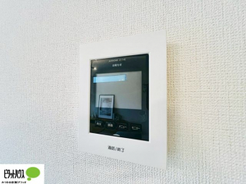 ���̑��@�{�H��ʐ^�F������Ԃ����S��TV���j�^�[�t���C���^�[�z��