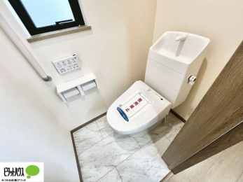 �g�C���@1�E2�K�E�H�V�����b�g�g�C�������B