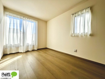 �Q���@����̏I���ɕv�w�ł������߂������Q���B�L���ɂ�Ƃ肪����A�Ƒ��̋C�z�������Ȃ������������x�߂���S�̃v���C�x�[�g��Ԃł��B