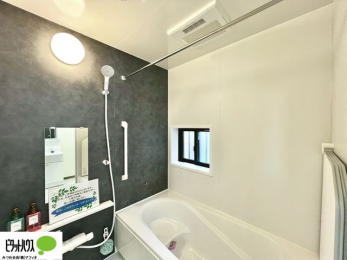 �����@�����̔�������Ă����o�X���[���͍L�X�������B�x���͂��q�l�ƈꏏ�ɗV�тȂ������܂��ˁB