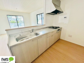 ���̑��@�V�z�Ȃ�ł͂̃s�J�s�J�̃L�b�`���͖����̂��������y�������Ă���܂��ˁB