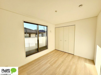 �Q���@�傫�ȑ����疾�邢�z�˂�������܂��B