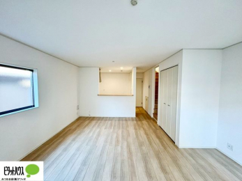 ���r���O�@�C���e���A�̉f����L�X�Ƃ������r���O