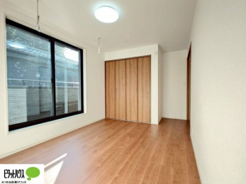 ���[�@���ꂼ��̂������Ɏ��[�X�y�[�X������̂Ńv���C�x�[�g�ȉו����g�߂ɒu�����Ƃ��ł��܂��B