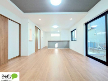 ���r���O�@�傫�ȑ�����ۓI�ȃ��r���O�́A�������邢��C�ɂ��Ă���܂��ˁB