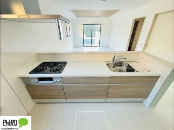 �L�b�`���@�{�H��ʐ^�F�V�z�Ȃ�ł͂̃s�J�s�J�̃L�b�`���͖����̂��������y�������Ă���܂��ˁB