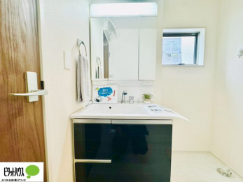 ���ʑ�E���ʏ��@�{�H��ʐ^�@�O�ʋ��̗���A�V���N���ȂǑ������[��������A�L�X�Ƃ������ʉ��ϑ�ł��B