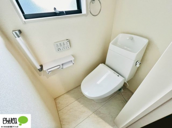 �g�C���@�{�H��ʐ^�@1�E2�K�E�H�V�����b�g�g�C�������B