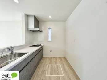 �L�b�`���@�{�H��ʐ^�@�V�z�Ȃ�ł͂̃s�J�s�J�̃L�b�`���͖����̂��������y�������Ă���܂��ˁB