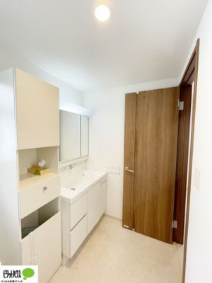 ���ʑ�E���ʏ��@�O�ʋ��̗���A�V���N���ȂǑ������[��������A�L�X�Ƃ������ʉ��ϑ�ł��B