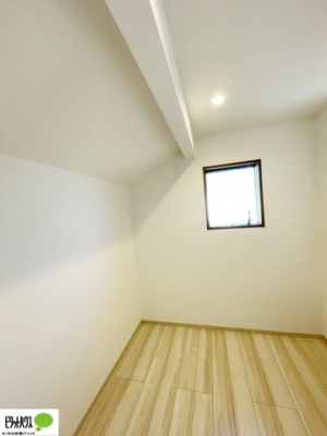 �@�G�ߕ��̉Ɠd��傫�ȉו��Ȃǂ���������[�ł���[��