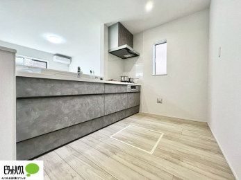 �L�b�`���@�{�H��ʐ^�@�V�z�Ȃ�ł͂̃s�J�s�J�̃L�b�`���͖����̂��������y�������Ă���܂��ˁB