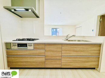 �L�b�`���@�{�H��ʐ^�F�Ƒ��Ƃ��b���Ȃ���y���������ł���J�E���^�[�L�b�`��