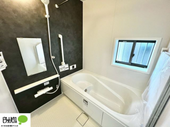 �����@�{�H��ʐ^�@�����������F���̗����ŁA1���̔��������������Ă��������B