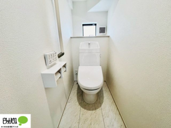 �g�C���@�{�H��ʐ^�@1�E2�K�E�H�V�����b�g�g�C�������B