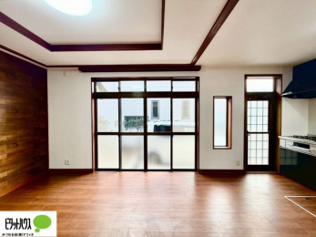 ���r���O�@�傫�ȑ�����ۓI�ȃ��r���O�́A�������邢��C�ɂ��Ă���܂��ˁB