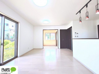 ���r���O�@LDK�Ƙa��������18�����̍L�X���