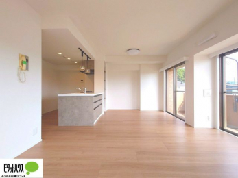 ���r���O�@�傫�ȑ�����ۓI�ȃ��r���O�́A�������邢��C�ɂ��Ă���܂��ˁB