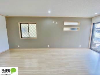 ���̑��@���r���O