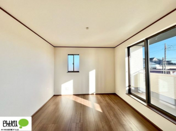 �Q���@2�ʍ̌��Ŗ��邭�A���ʂ��̗ǂ��������ł��B